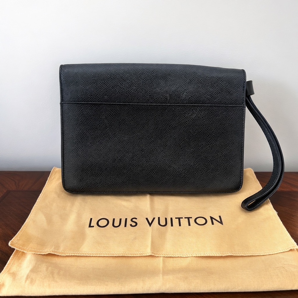 Louis Vuitton Selenga Taiga Clutch Black | Authentic | 2015 | Proof - Picture 2 of 15